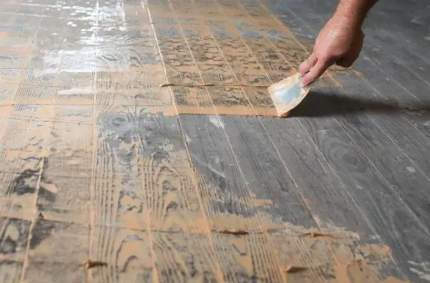 How to Choose the Right Stain for Reclaimed Wood Flooring